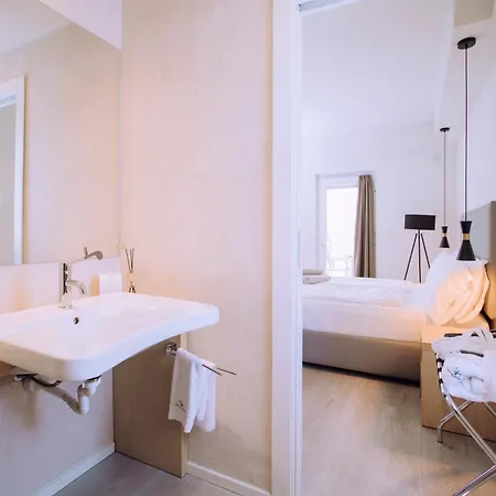 Ah Porticcioli Boutique 4*